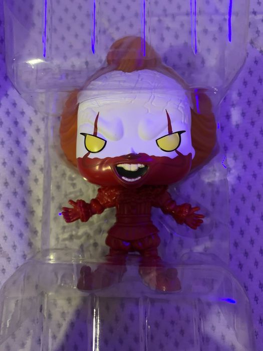 Funko pop blood Pennywise