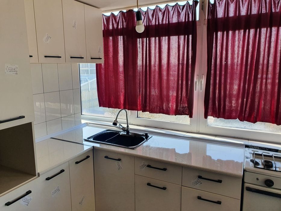 Qizlarga kvartira family parkni orqa tomonida joylashgan