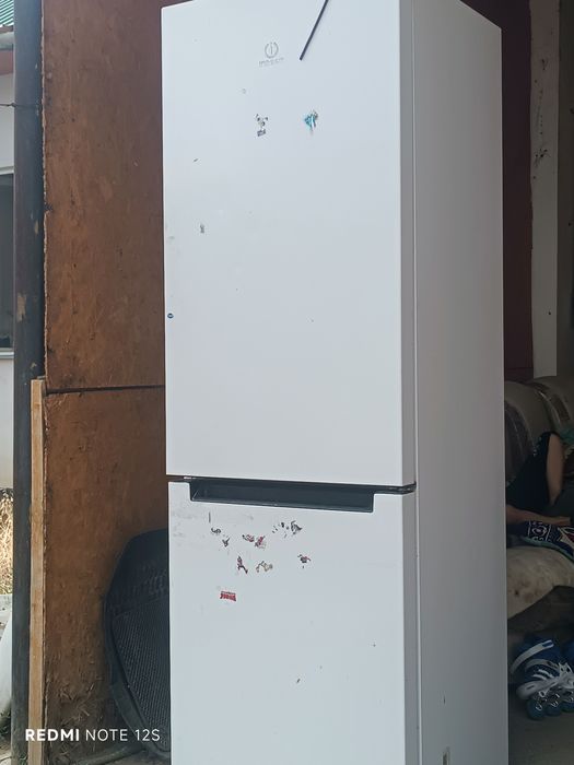 Холодильник но фрост Indesit