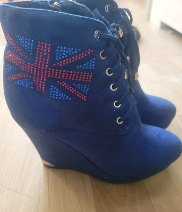 Привозные одеты несколько раз в идеальном состоянии очень удобные