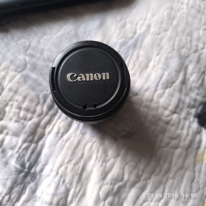 Объектив для фотоаппарата Canon