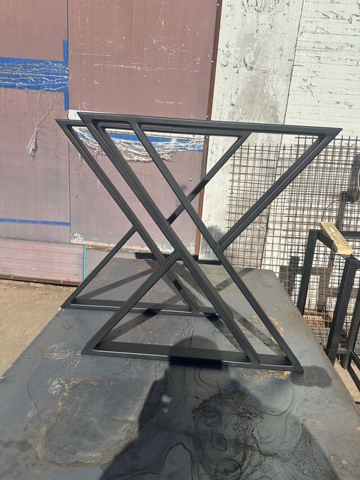 Picioare de masă și scaune vopsite electrostatic