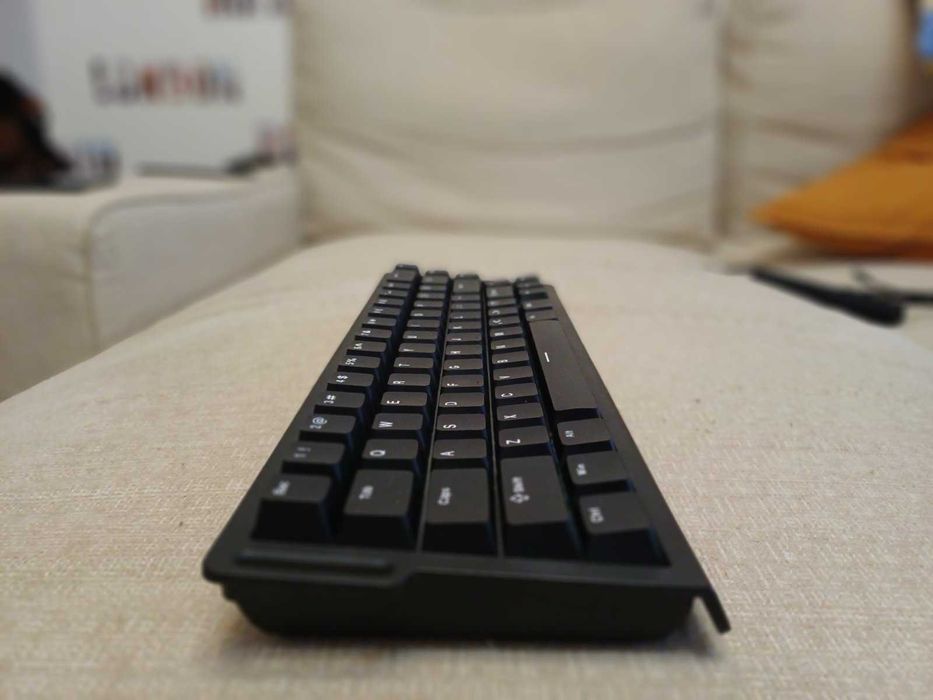 Продавам механична клавиатура Attack Shark X68 HE – почти нова, в отлично състояние! Идва с два кабела! Всичко работи перфектно!