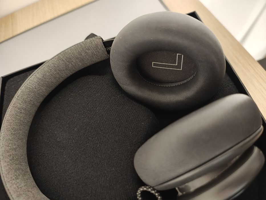 Casti Bang & Olufsen Beoplay H4 RAF Camora x Anthra Studios