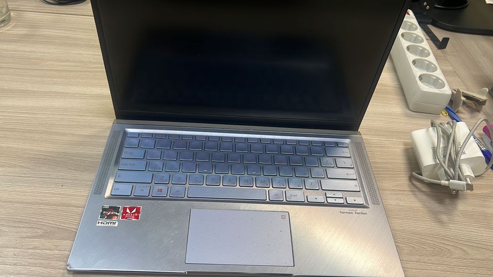 Asus Zenbook UM431DA