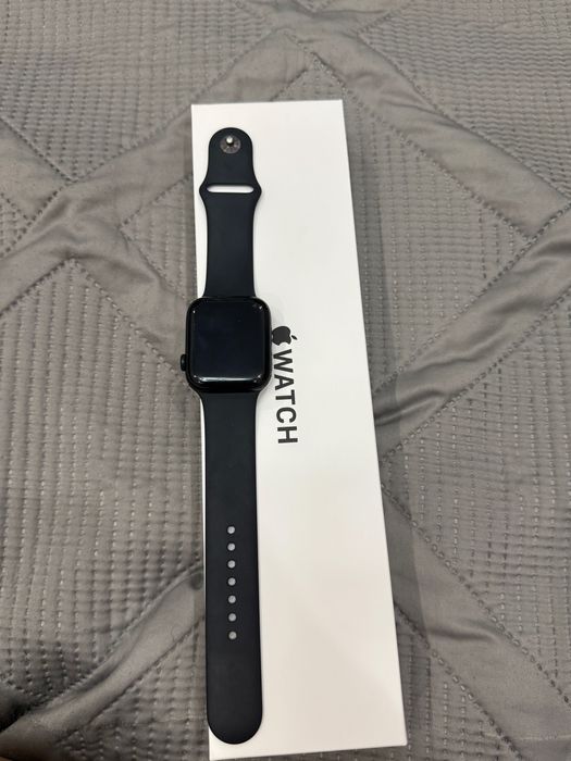 Продам Apple Watch 44mm
