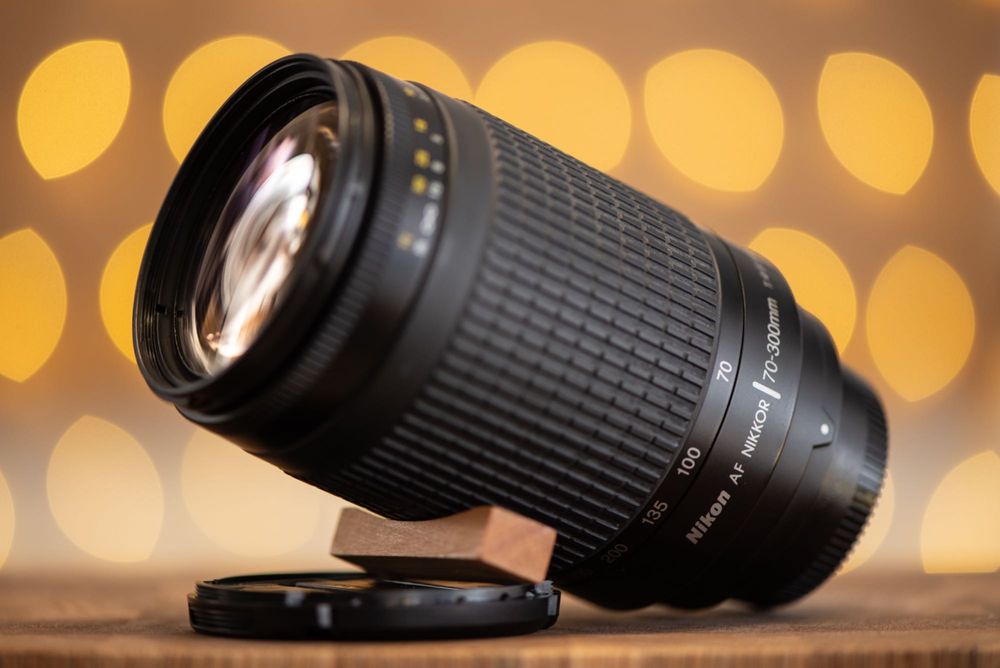 Nikon D300 + два обектива и аксесоари Никон