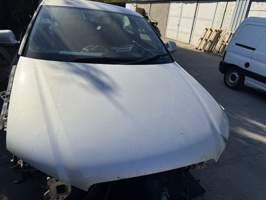 Преден  капак Ауди А3 8п фейс 2009-