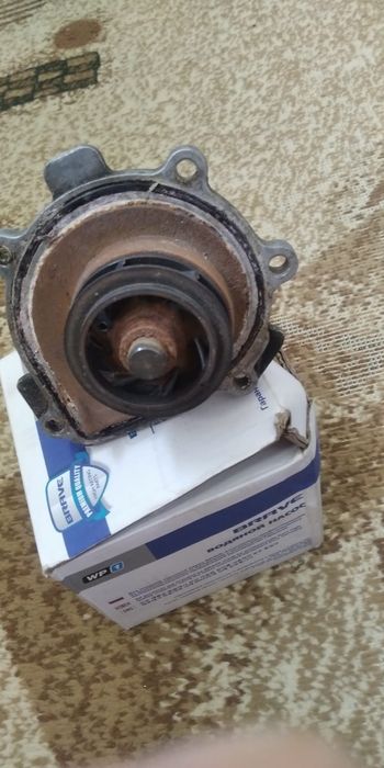 Продам помпу Шевроле Круз 1.8