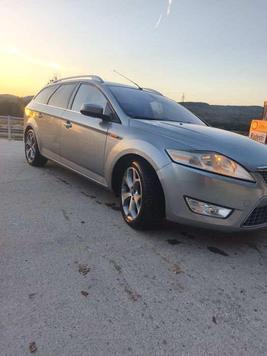 Vând Ford Mondeo