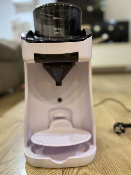 Vând espressor automat pentru prepararea laptelui praf, marca Danesso, modelul GS-802.