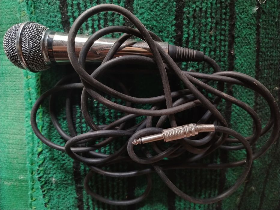 Mikrafon sotiladi toza