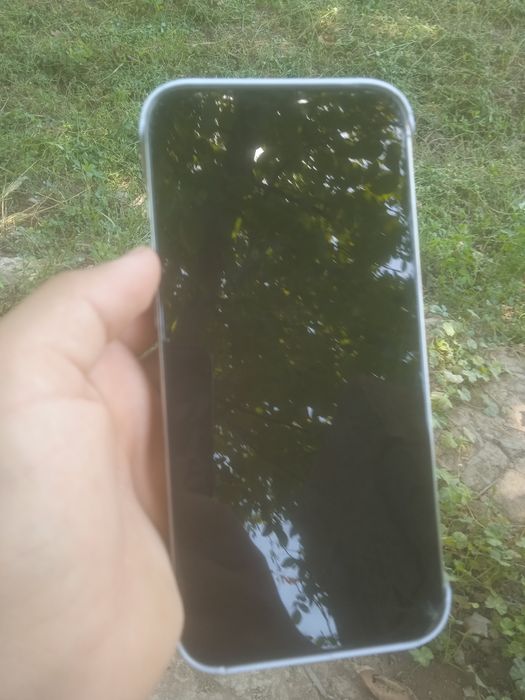 iPhone 16 pro max luxcopy aybi ekrani singan orqasi singan