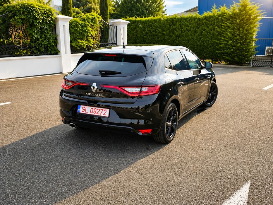 RENAULT Megane 2020 — imagine 2