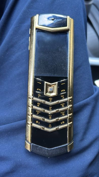 Телефон Vertu Signature