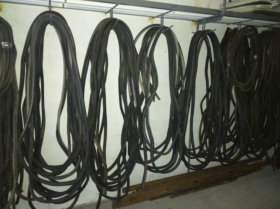 Уплотнительные резинки на двери гольф пассат венто ауди