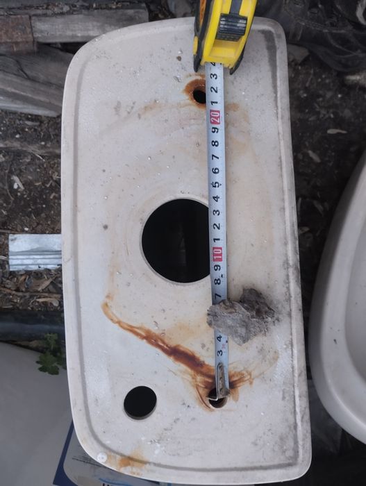 Продам бачок на унитаз б/у