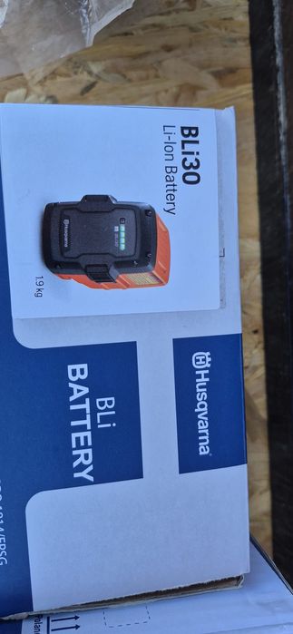Husqvarna acumulator pentru scule electrice
