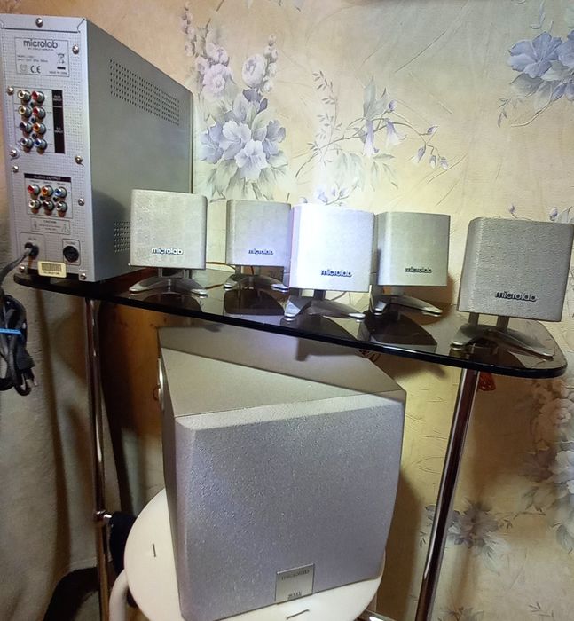 Продам усилитель Микролаб  5'1 сабуфер