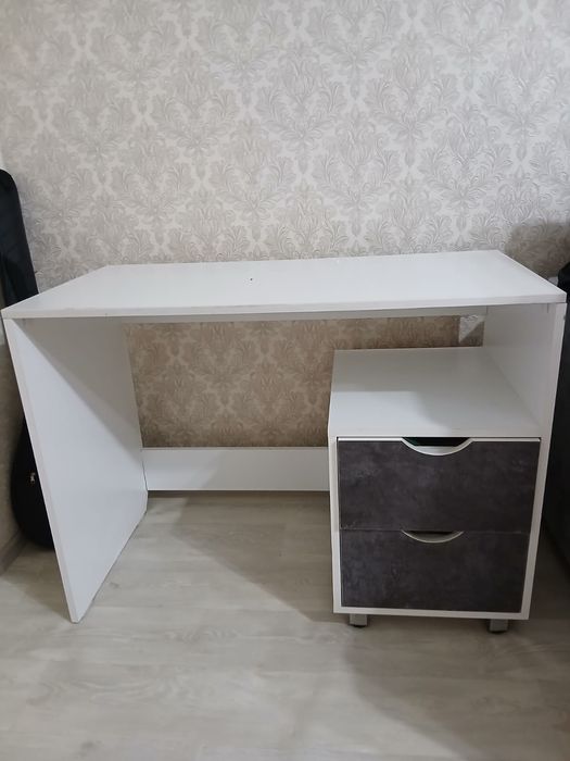 Стол ученический