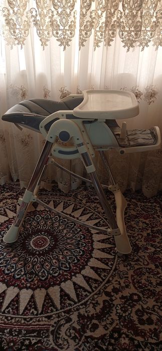Детский стульчик для кормления