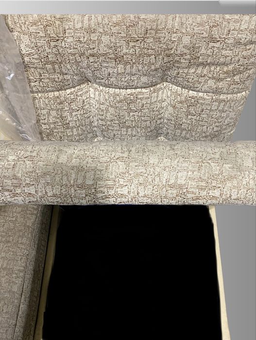 Продается комплект : диваны соединенные и пуфик б у