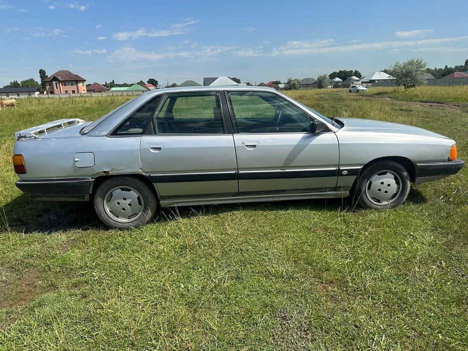 Продаю  Ауди 100