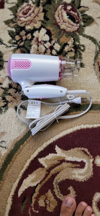 Удобный фен для сушки и укладки волос. Удобная ручка с сгибаю