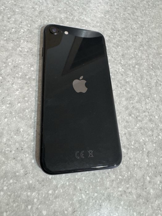 Продам айфон se 2020