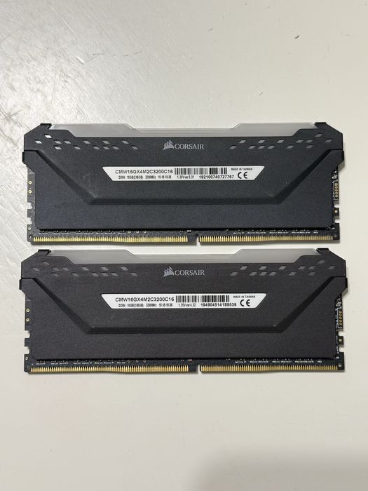 Memorie RAM Corsair Vengeance RGB Pro 16Gb (2x8) DDR4 3200Mhz Dual Channel Kit