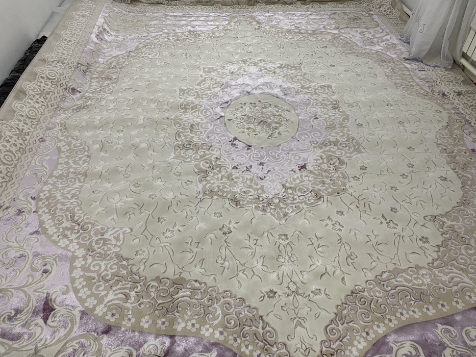 Жаңа кілем сатылады