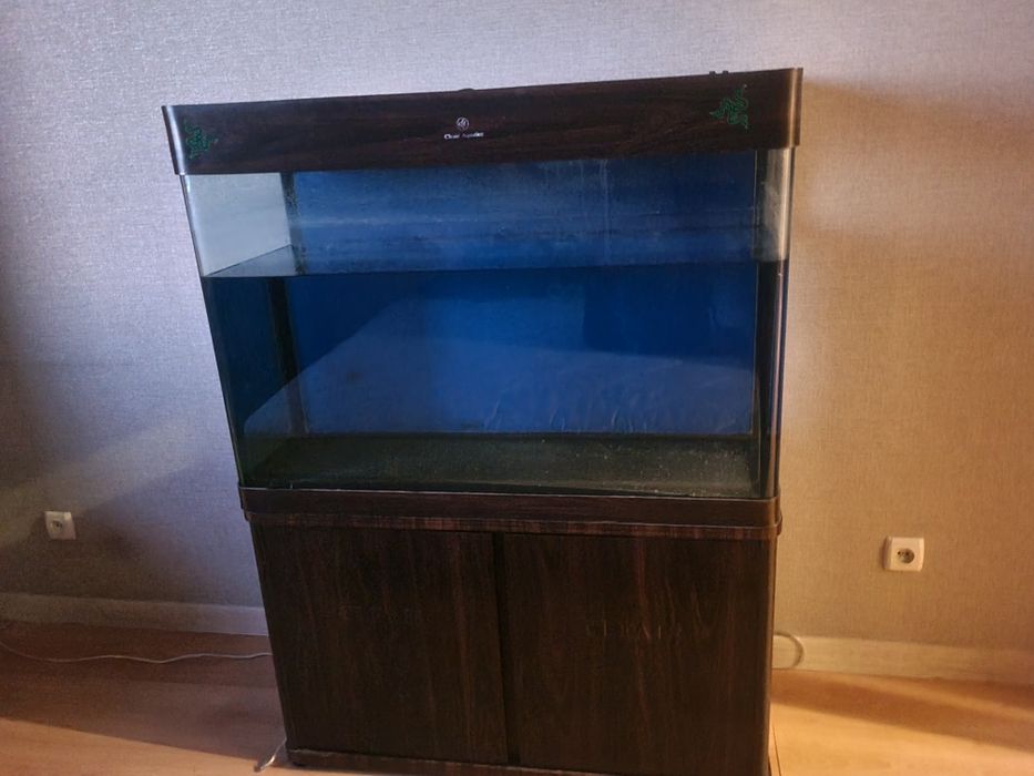 Продам Аквариум срочно