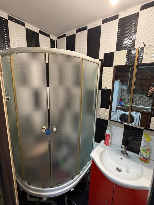 Proprietar vând  garsonera