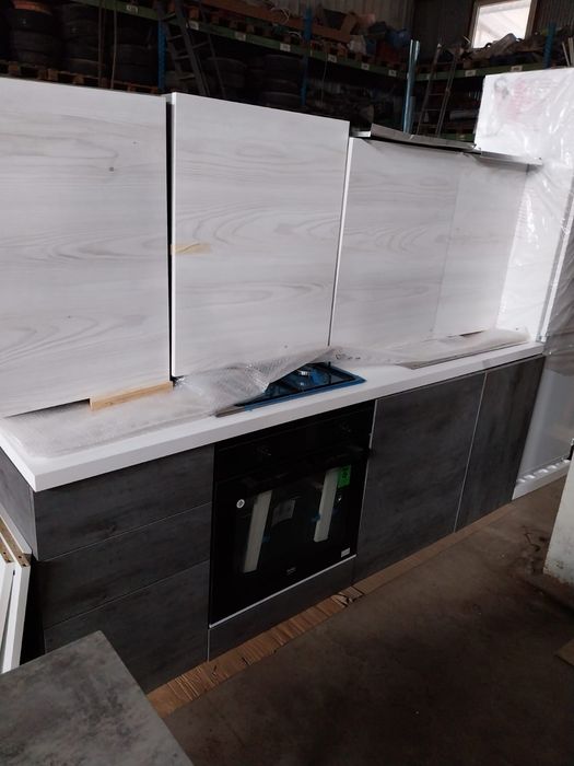 Bucătării , mese și scaune noi