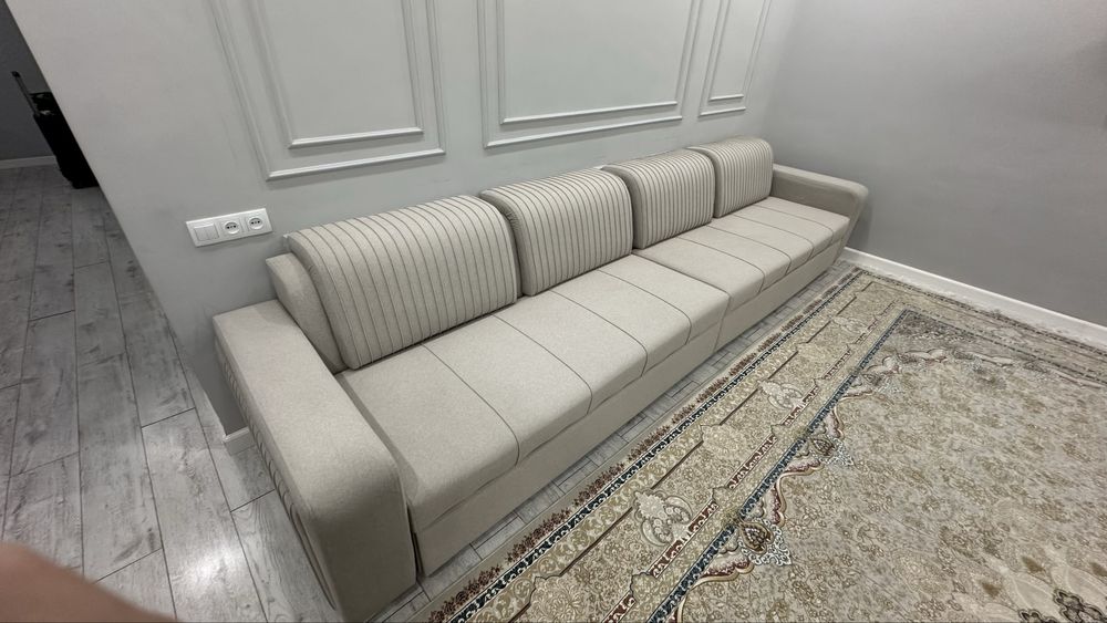 Раскладной большой диван