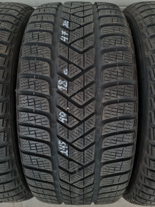 Зимни гуми 4 PIRELLI StottoZero3 245 40 R18 дот 4720