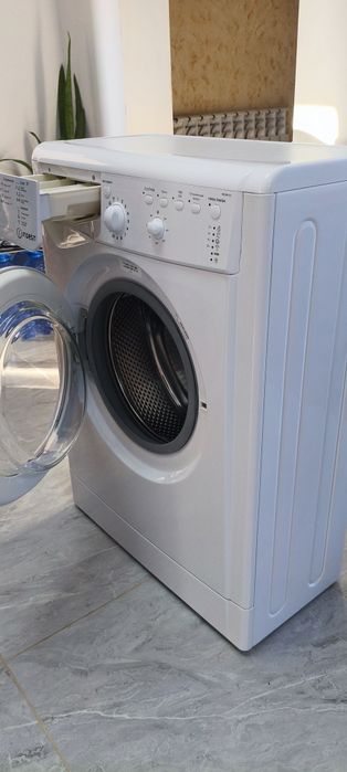 Стиральная машина Indesit IWUB4105