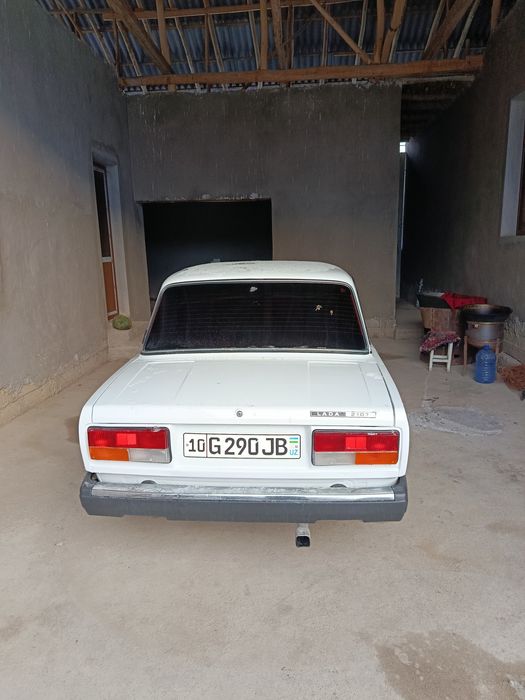 Vaz 2107 sotiladi