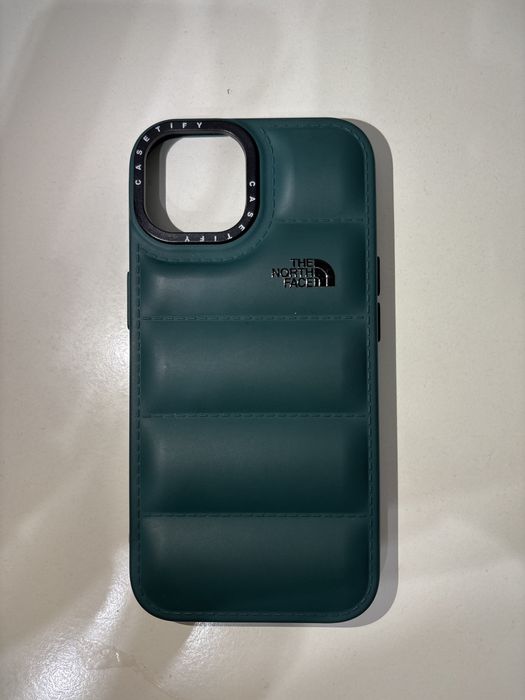 Чехол на  айфон 15 в хорошем состоянии