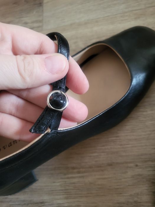 Продаются туфли ремешком, 36 р-р