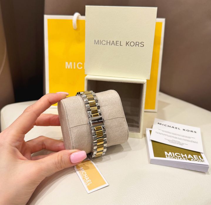 Новые часы Micheal Kors.