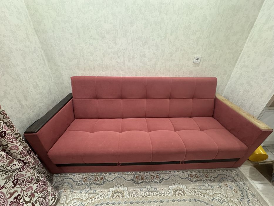 Продам диван раскладной.