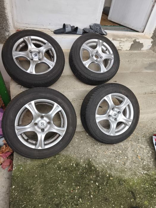 Гуми с джанти за автомобил