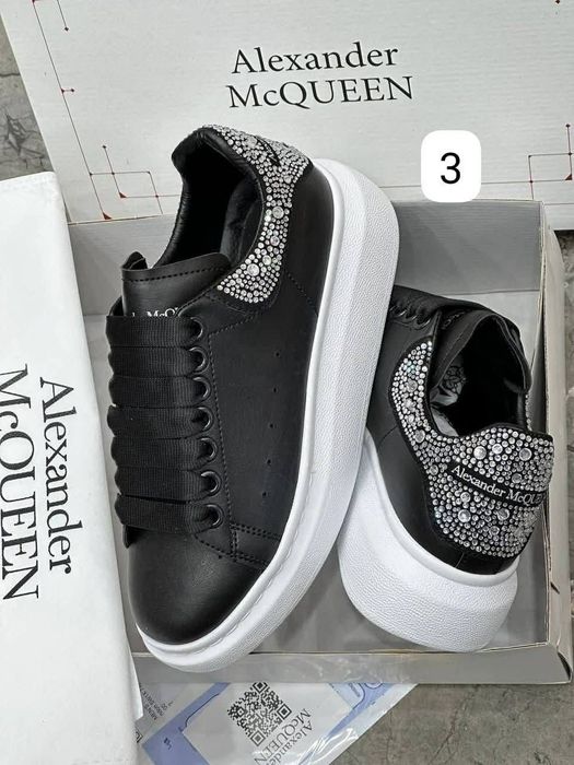 Adidasi dama si barbati