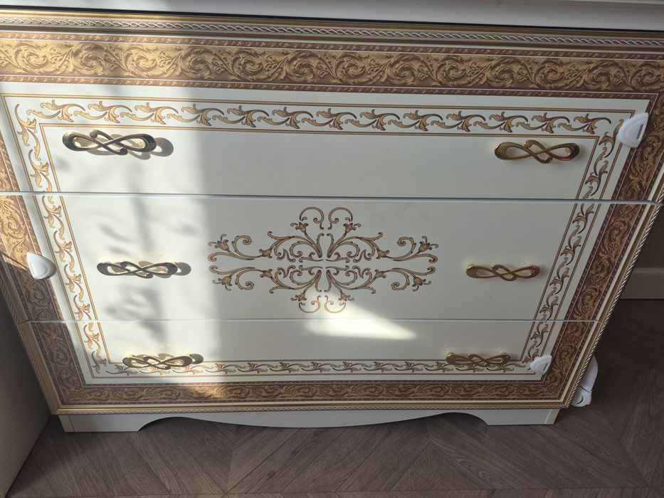 Спальный гарнитур