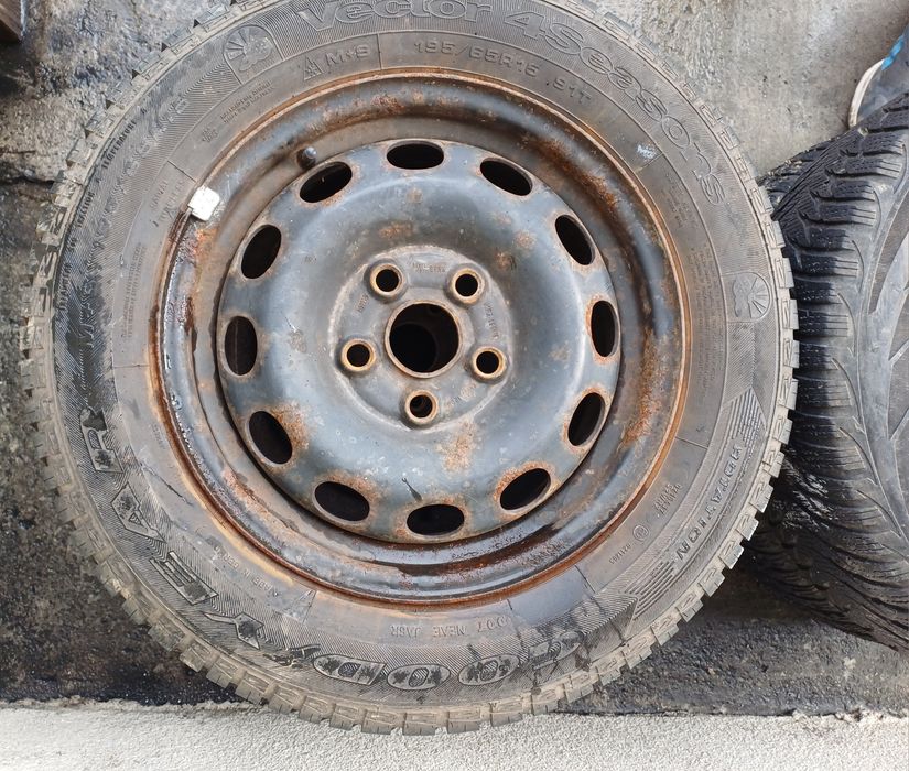 Set jante VW (5×112) cu anvelope iarna  R 15