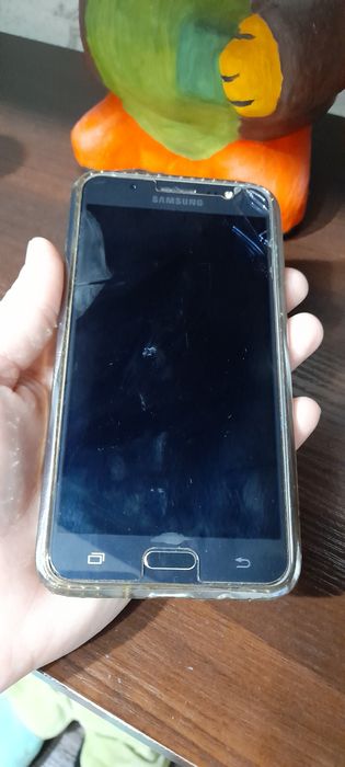 Телефон самсунг Samsung j5 2016