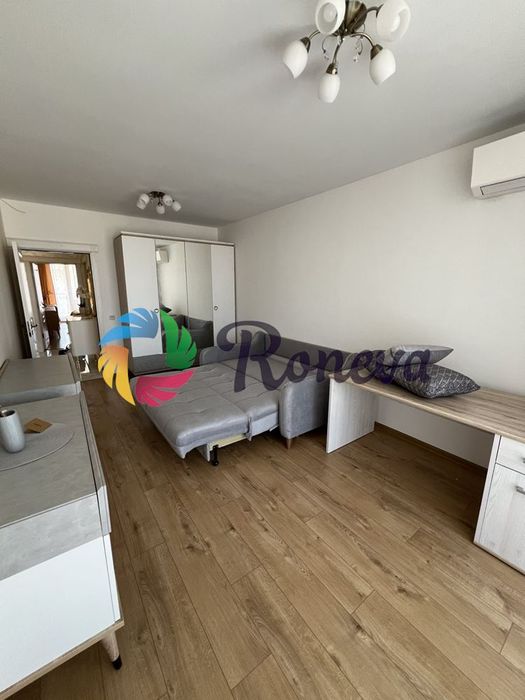 Дава се под наем Тристаен апартамент в Варна, Център - 130 кв.м за 1296.42 € - Снимка #7