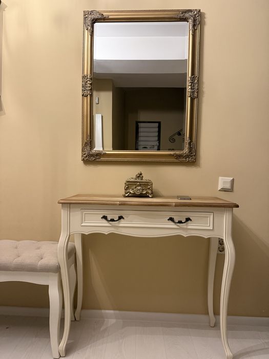 Mobilier deosebit din lemn