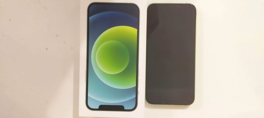 Продам IPhone 12